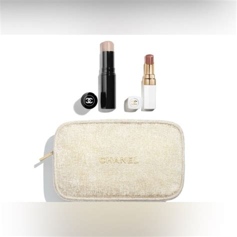 easy come easy glow chanel gift set|CHANEL EASY COME, EASY GLOW Makeup Set.